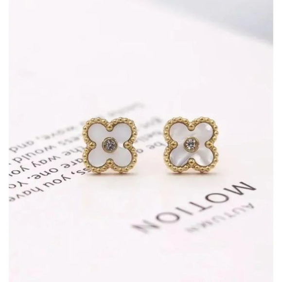 New Four-leaf Clover With Diamond Stud Earrings For Women 18k Titanium Steel Ear - Picture 2 of 3